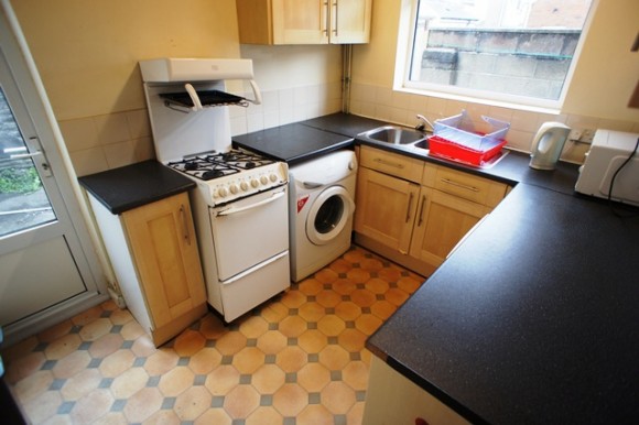 4 Bed Dogfield Street Cathays Cardiff Pads for Students 4 bed dogfield street cathays cardiff