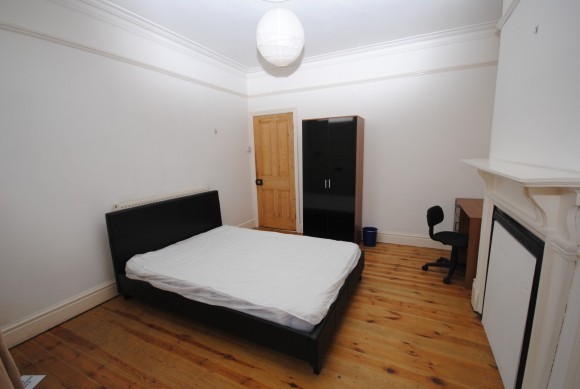 10C Bedroom 1 (Main)
