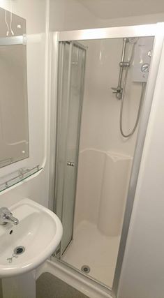 en suite showercubicle 