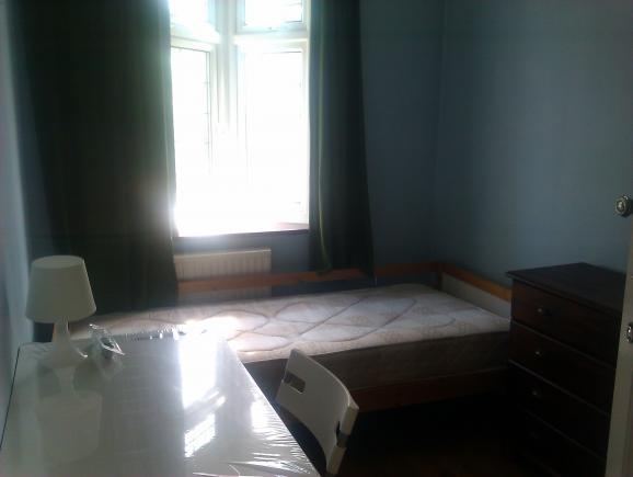 Empty Furnished room