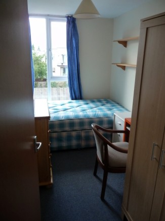 Middle Double Room (AVAILABLE!)