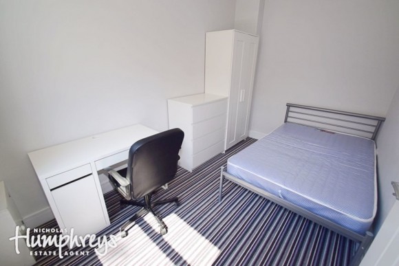 Smaller, downstairs room (Â£79/week, happy to swap if you want)