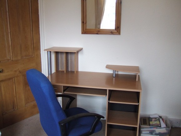 Double bedroom desk