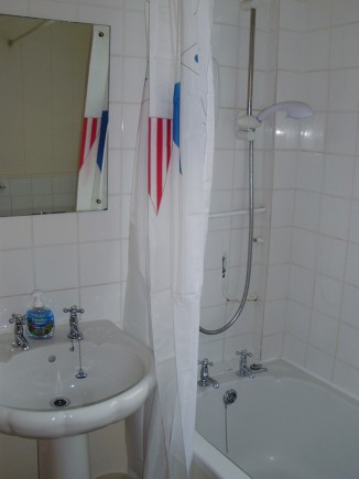 Bath/shower room