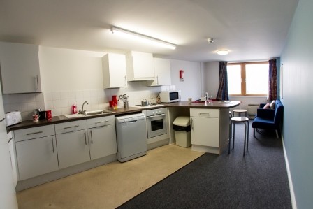 2, 4 & 5 bed kitchen & living