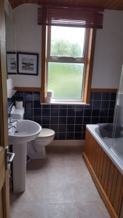 Bathroom with Shower, Bath, Basin & WC