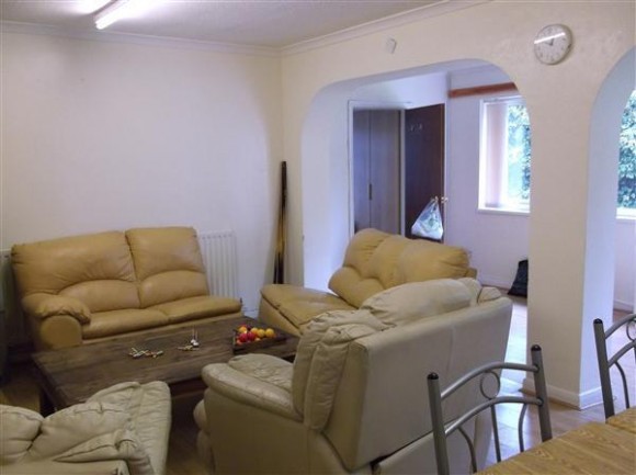 Lounge/dining area
