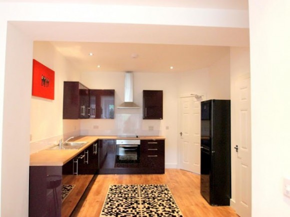 8 Fitzroy -Kitchen.jpg