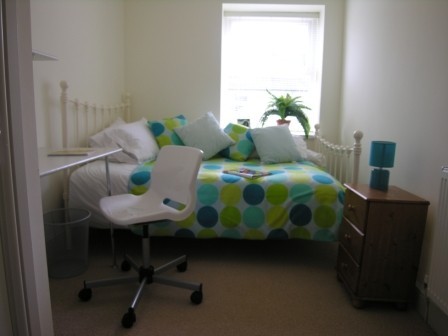 00008 Bed 3.jpg