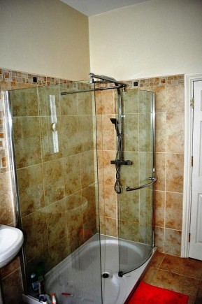 Main bathroom