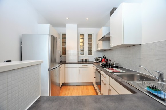 Kitchen (Main)