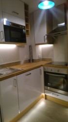 Modern and stylish 2 bedroom apartment available immediately