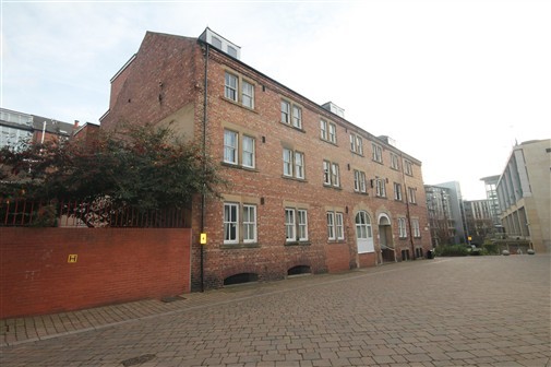Peel House, Tem - 4