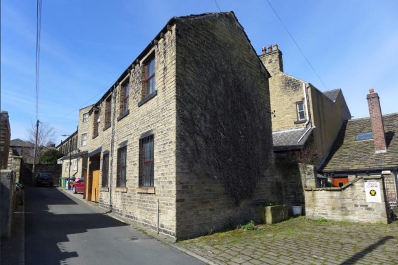 Entrance from Greenhead Road