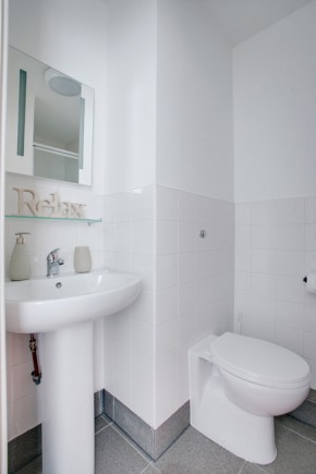 En-suite bathroom