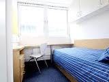 Student double bedroom London!  Suitable for couples and singles!