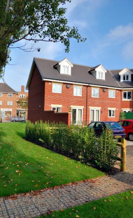 4 Rochester Court - with fully maintained gardens