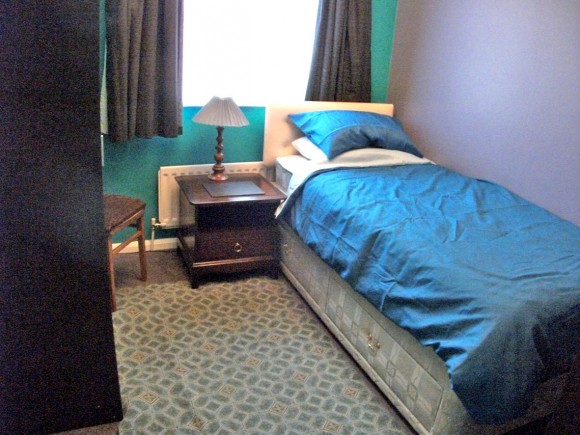 upstairs smaller bedroom