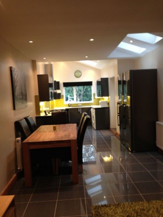 LARGE OPEN PLAN LIVING AREA