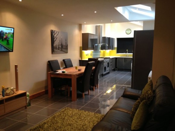 LARGE OPEN PLAN LIVING AREA