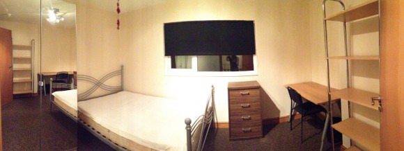 LARGE DOUBLE BEDROOM