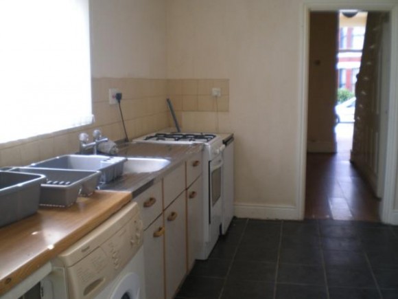 Kitchen LHS