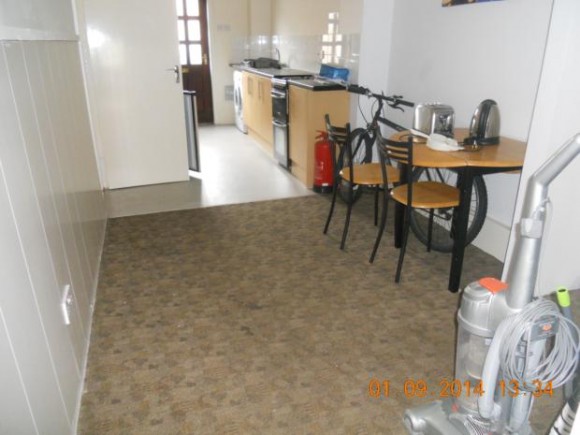 Kitchen / dining room