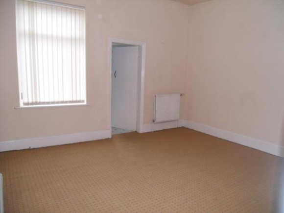 Rear bedroom