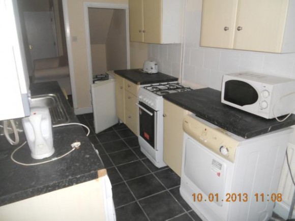 Kitchen (2)