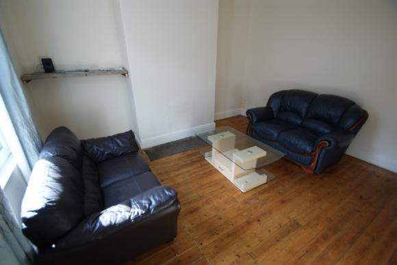 2 Bed Harold Road Hyde Park Leeds Pads For Students