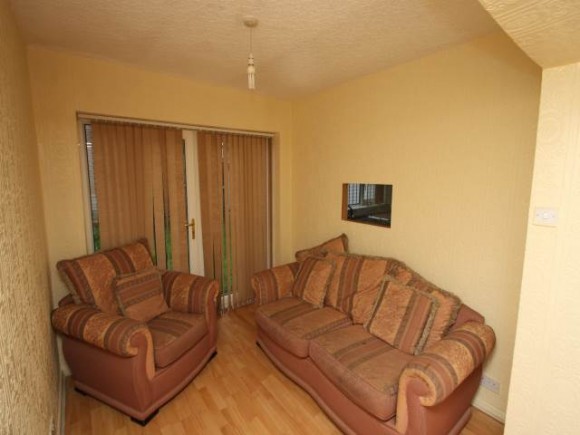 4 Bed - Stanmore Crescent, Burley, Leeds