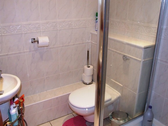 EN SUITE
