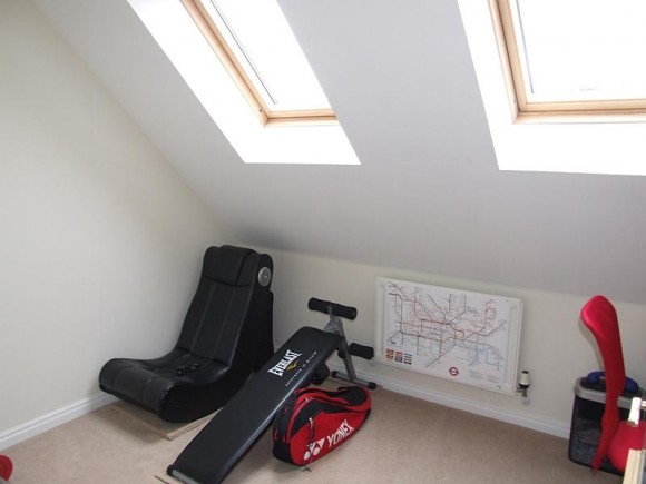 BEDROOM 2