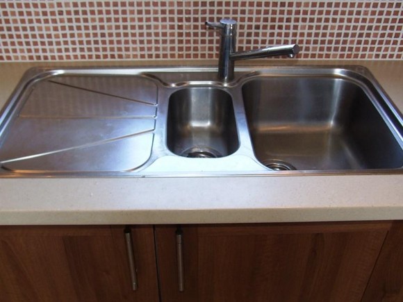 SINK AND DRAINER