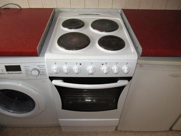 OVEN AND HOB