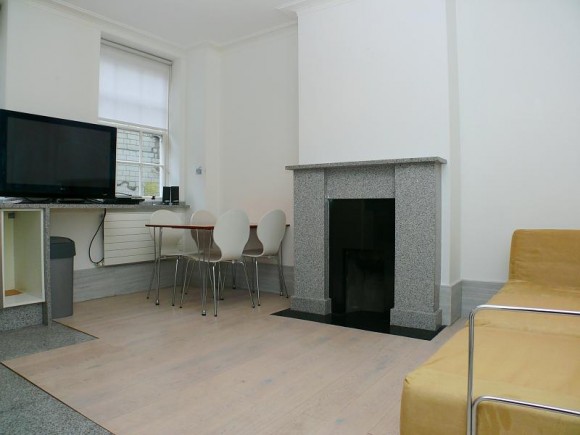 main image (Main)