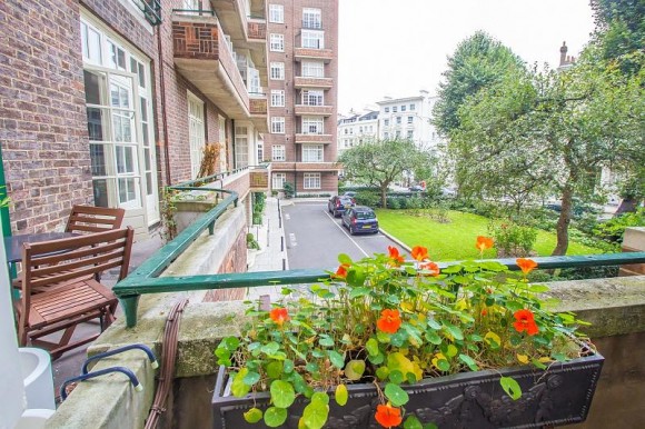 balcony