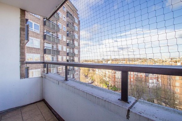 balcony