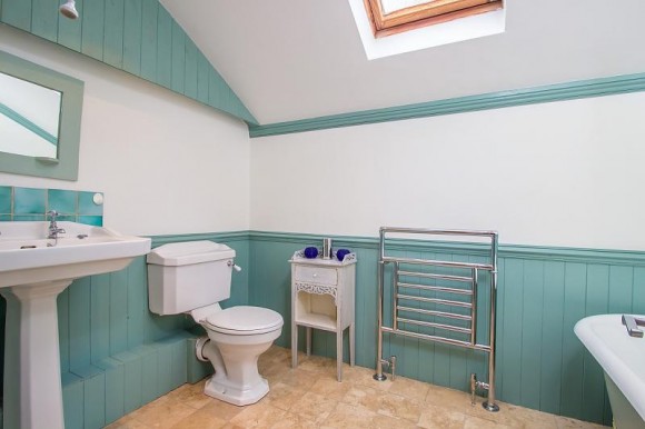 en-suite bathroom