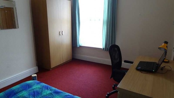 13 SR first floor middle bedroom 1 (Main)