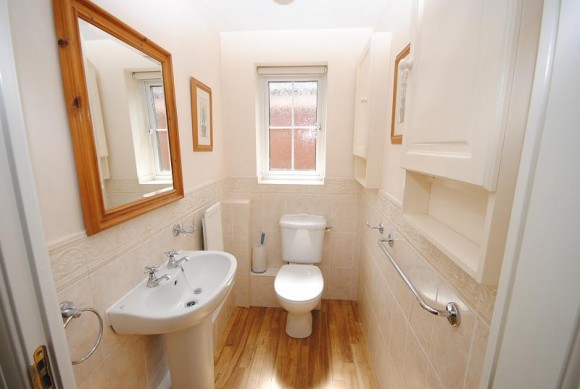 11G Bathroom 1 (Main)