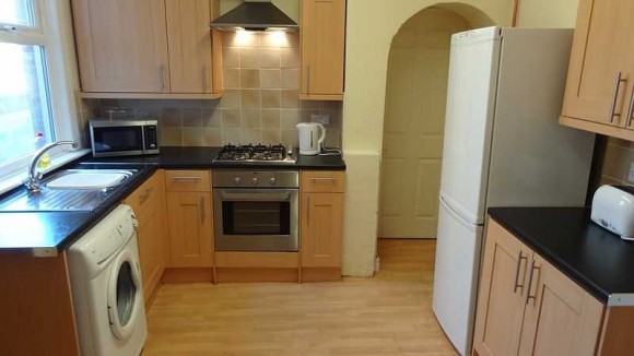 83 SR Kitchen (Main)