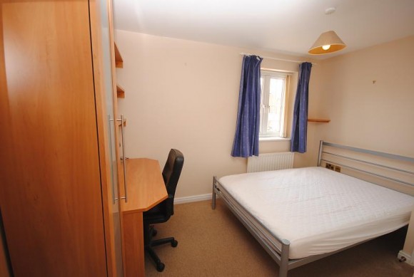 11G Bedroom 2 (Main)
