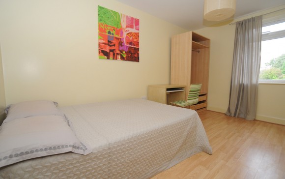 bedrooms provided with wardrobe computor desk and chair and are nicely furnished