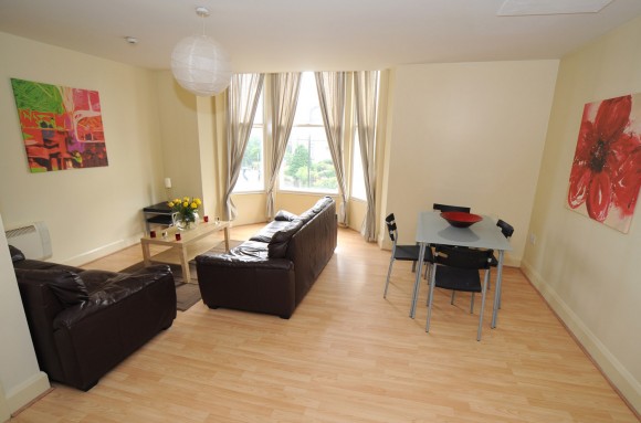 modern well furnished open plan lounge/dining and kitchen area.Internet/telephone and satelite tv ariel are provided