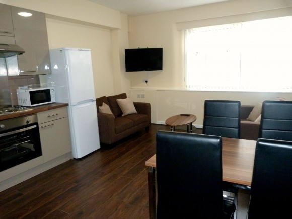 Kitchen/Dining Area