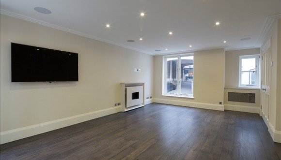 House 7, Peony Court