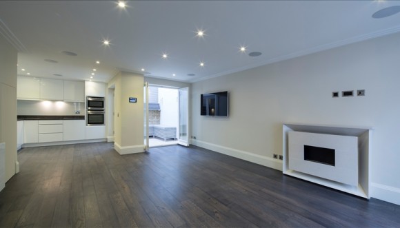 House 7, Peony Court