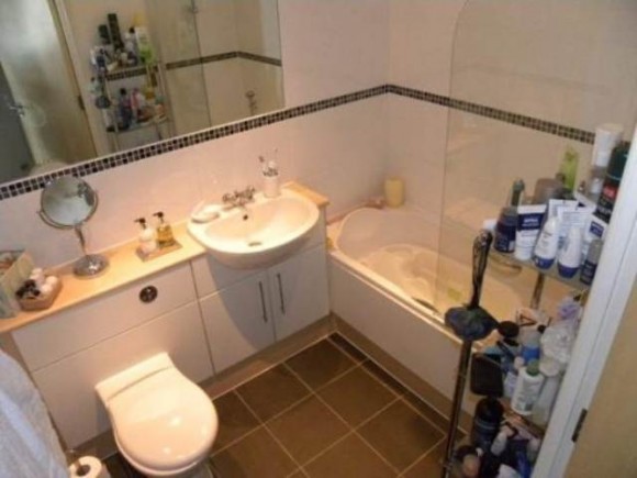 Example Parkhouse Court Bathroom